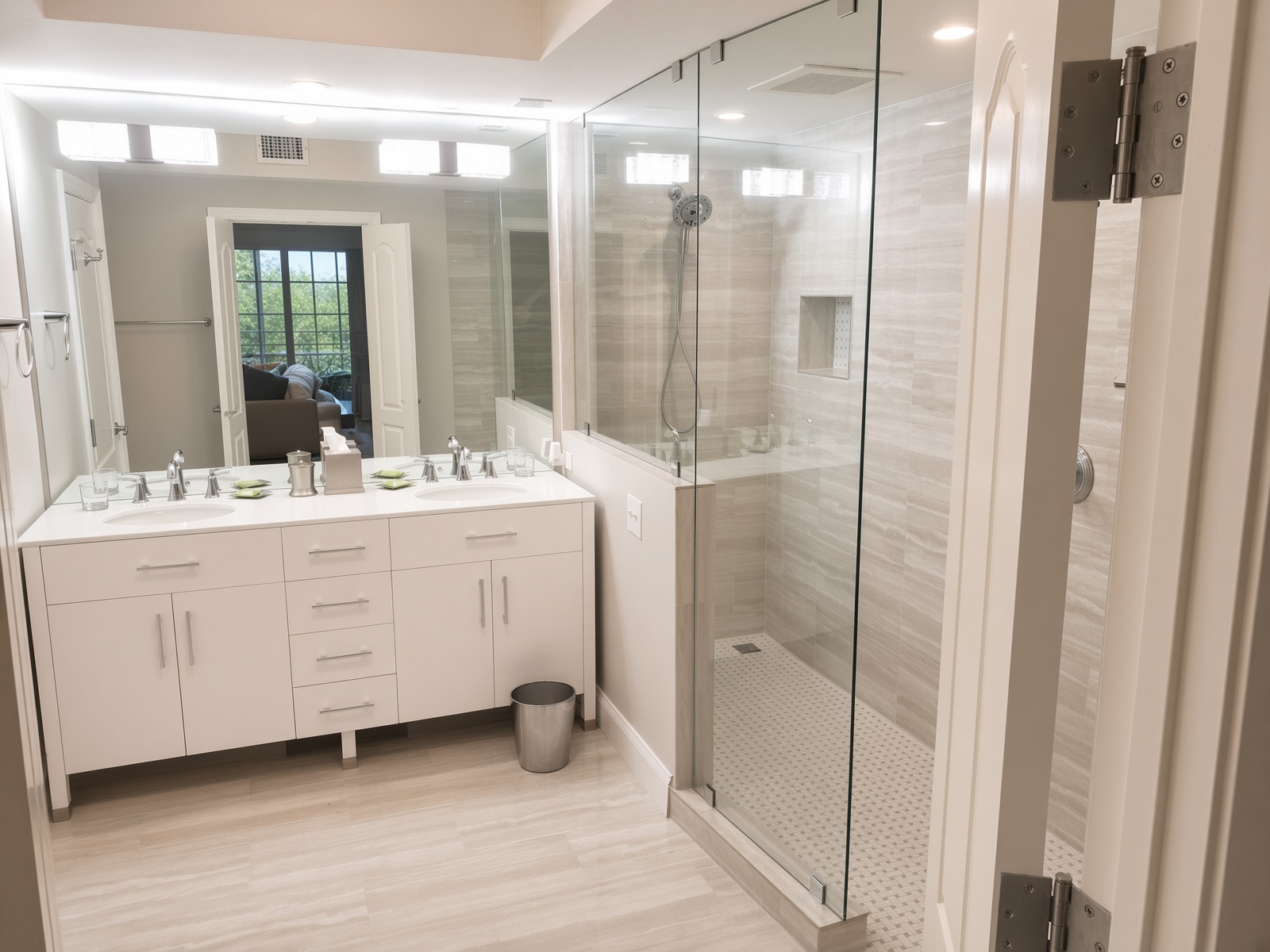 Reunion Grand Bathroom